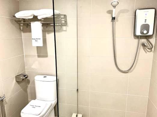 Kluang Riverview Hotel Экстерьер фото